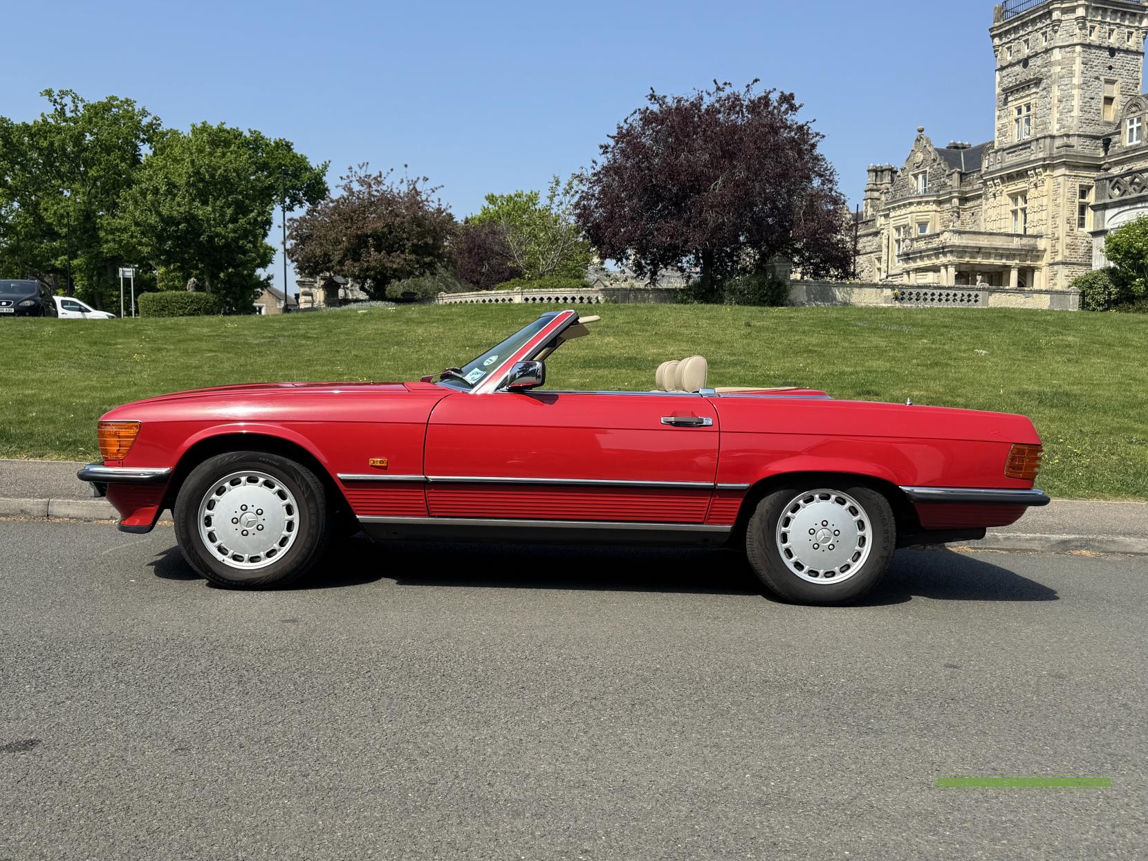 Mercedes-Benz 300 3.0 SL Convertible 2dr Petrol Automatic (190 bhp)