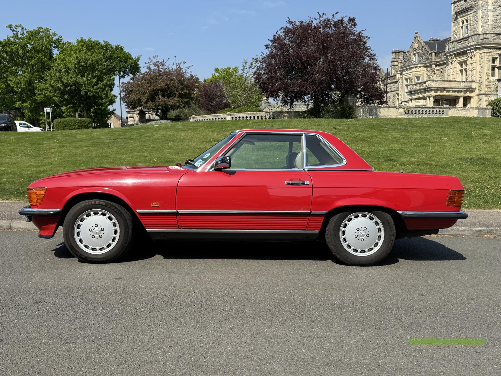 Mercedes-Benz 300 3.0 SL Convertible 2dr Petrol Automatic (190 bhp)