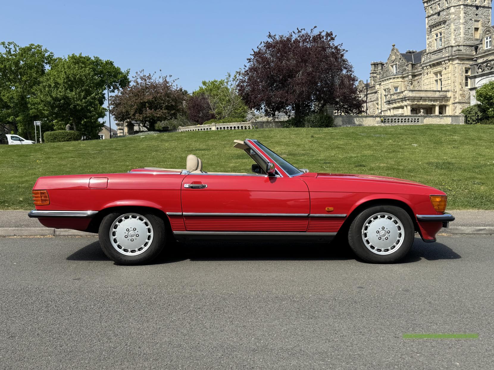 Mercedes-Benz 300 3.0 SL Convertible 2dr Petrol Automatic (190 bhp)