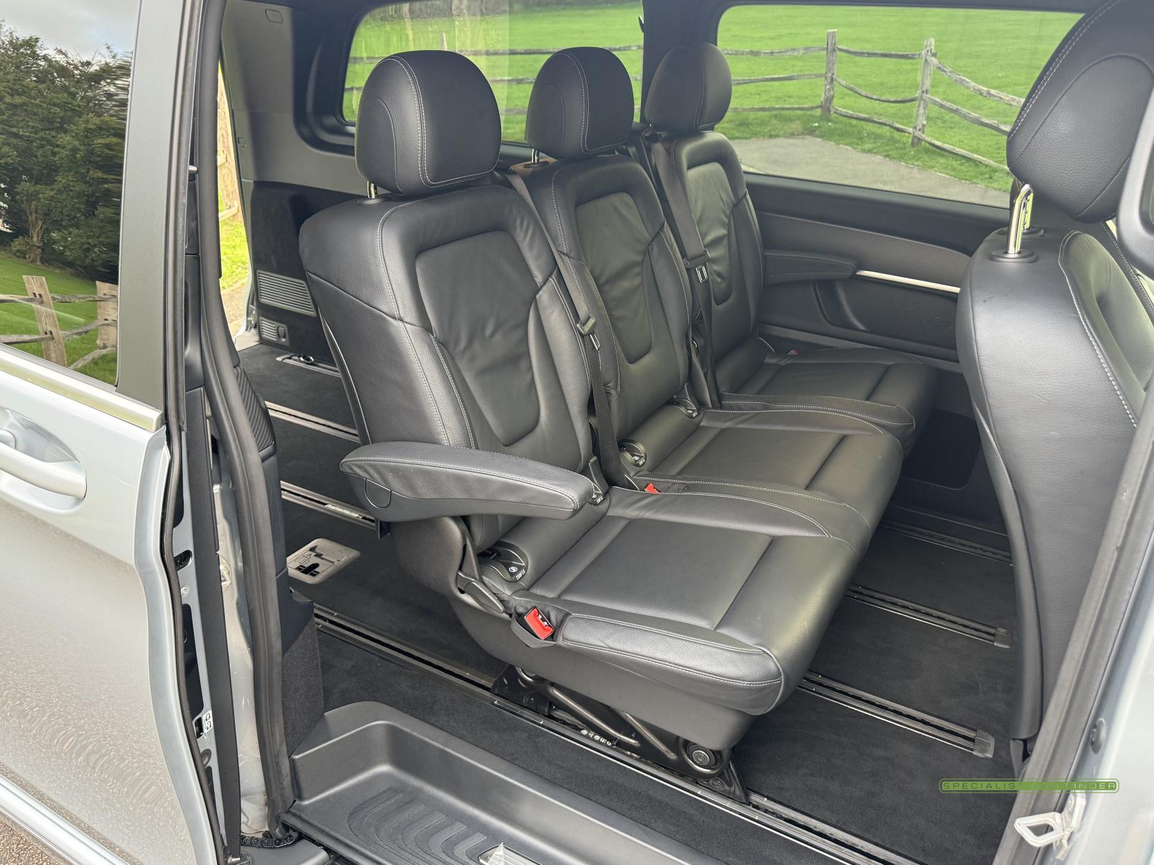 Mercedes-Benz V Class 2.0 V300d AMG Line MPV 5dr Diesel G-Tronic+ Euro 6 (s/s) XLWB (237 ps)