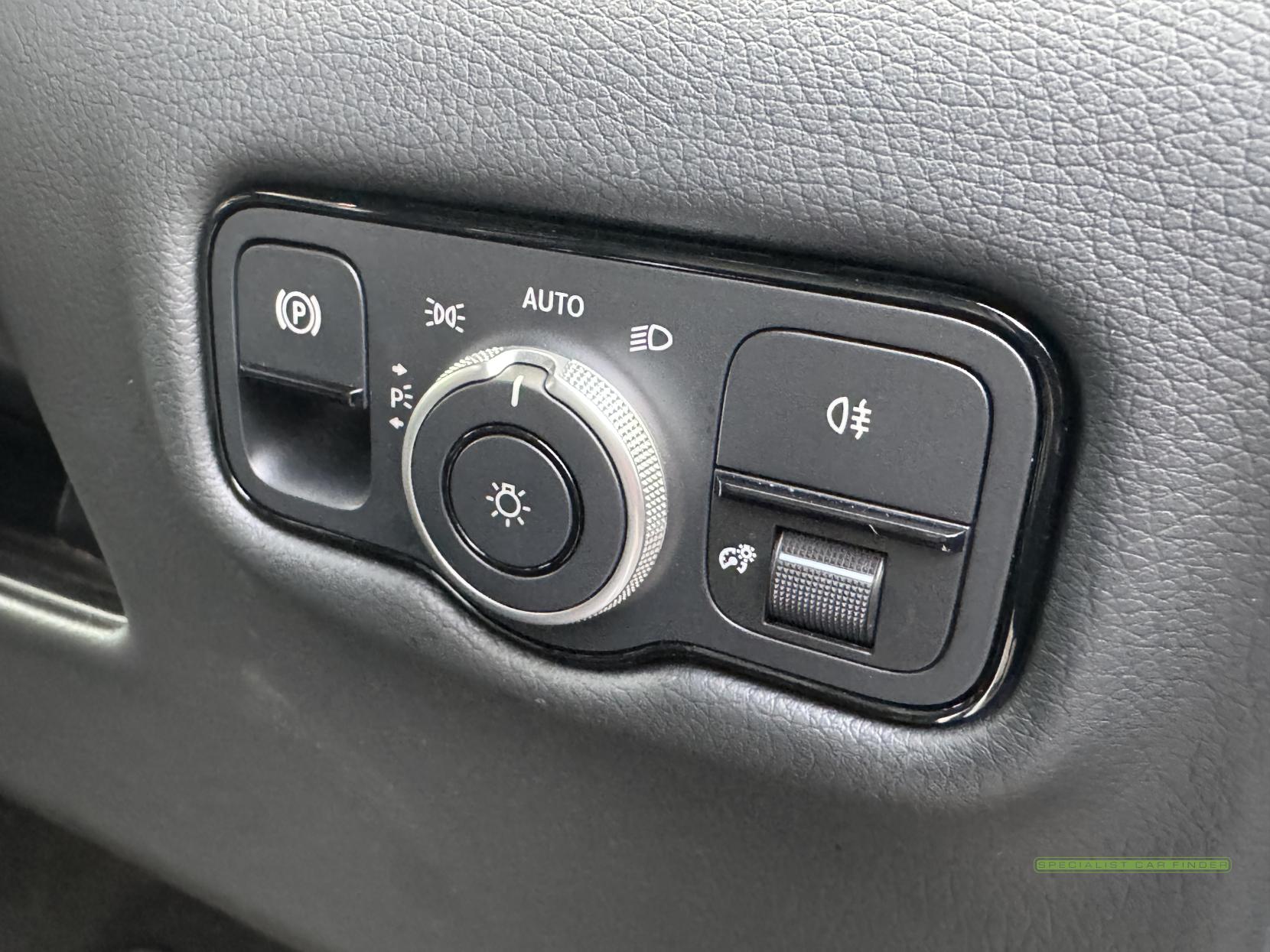 Mercedes-Benz V Class 2.0 V300d AMG Line MPV 5dr Diesel G-Tronic+ Euro 6 (s/s) XLWB (237 ps)