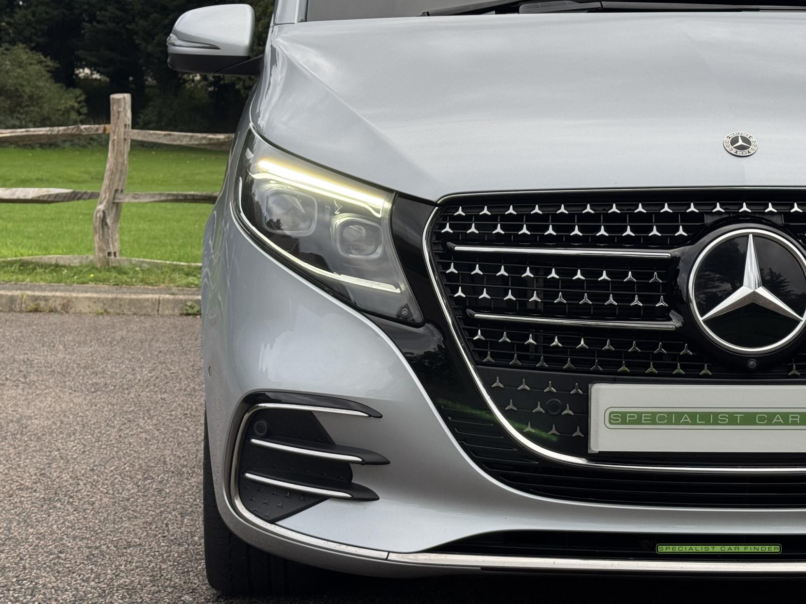 Mercedes-Benz V Class 2.0 V300d AMG Line MPV 5dr Diesel G-Tronic+ Euro 6 (s/s) XLWB (237 ps)