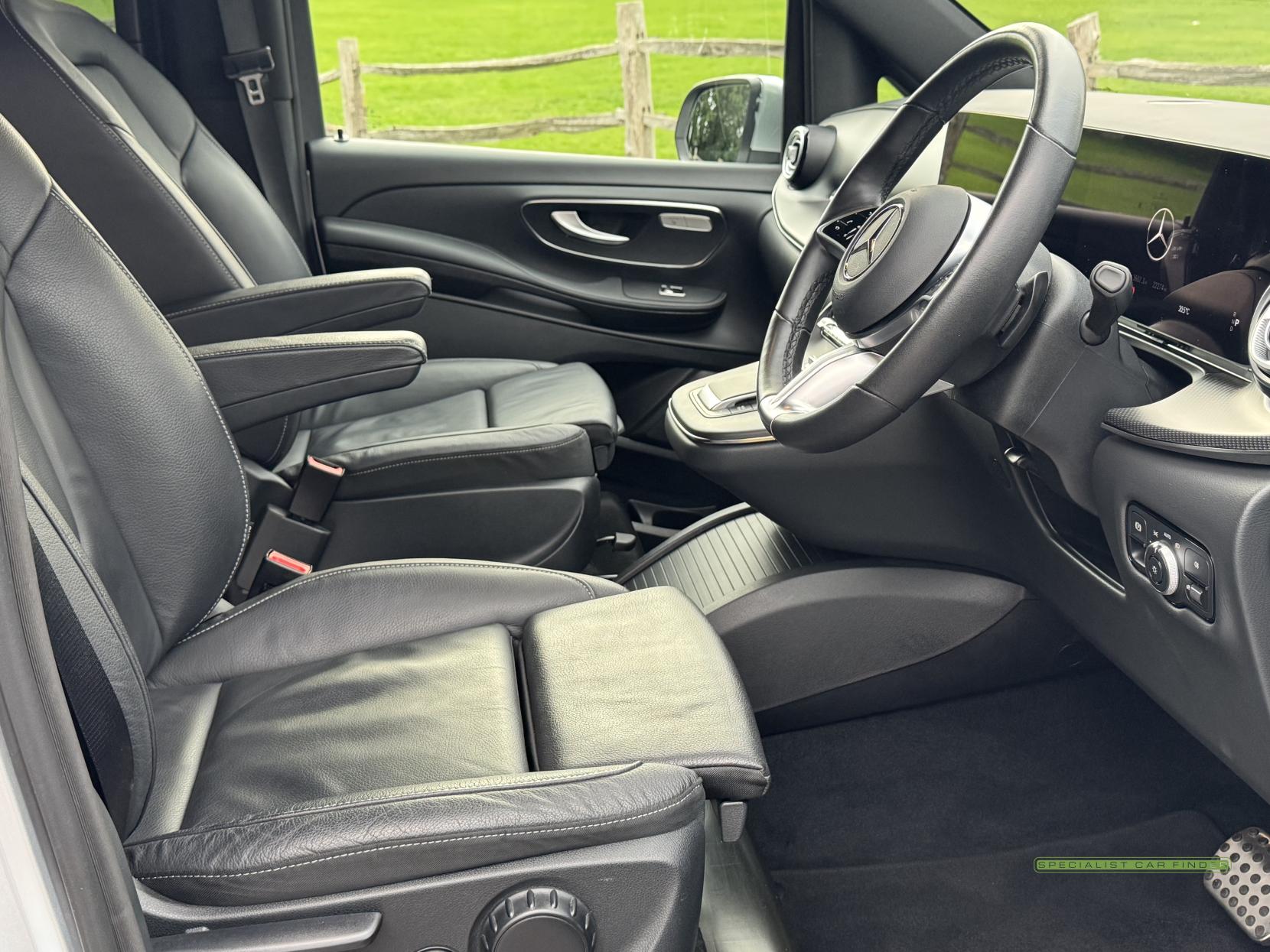 Mercedes-Benz V Class 2.0 V300d AMG Line MPV 5dr Diesel G-Tronic+ Euro 6 (s/s) XLWB (237 ps)