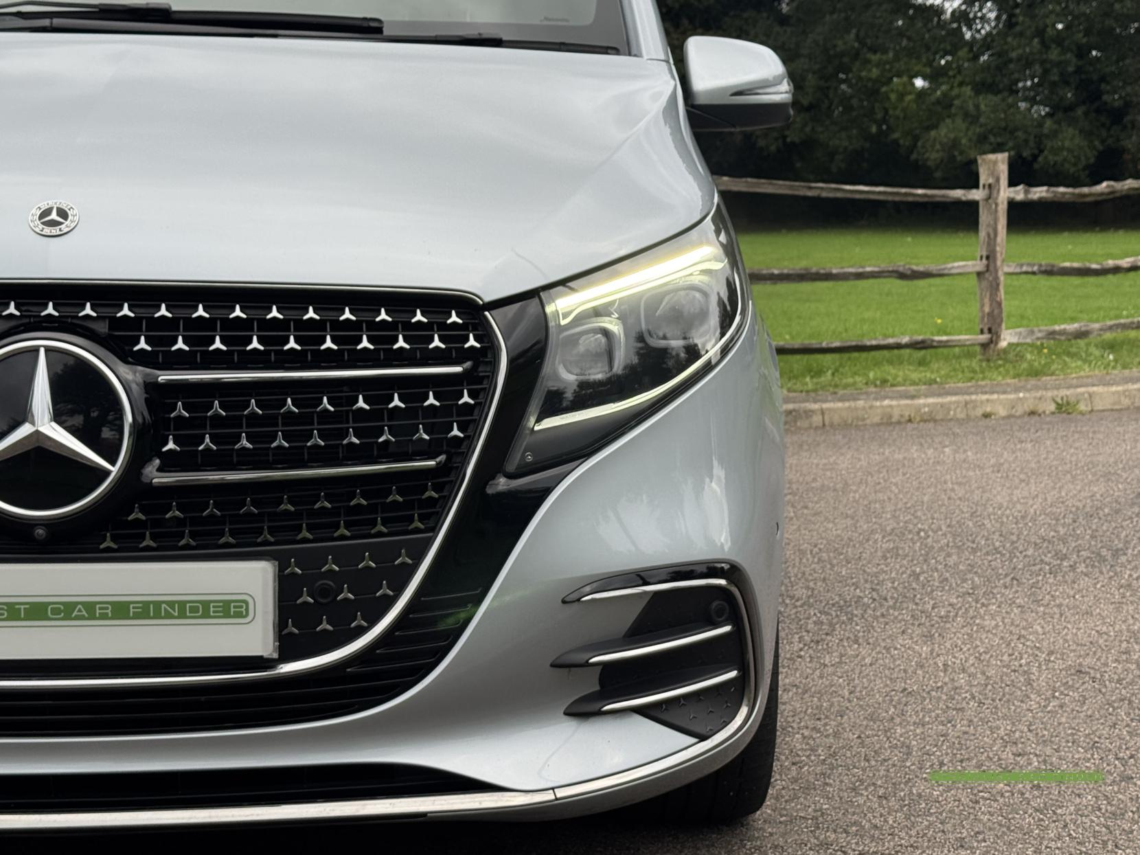 Mercedes-Benz V Class 2.0 V300d AMG Line MPV 5dr Diesel G-Tronic+ Euro 6 (s/s) XLWB (237 ps)