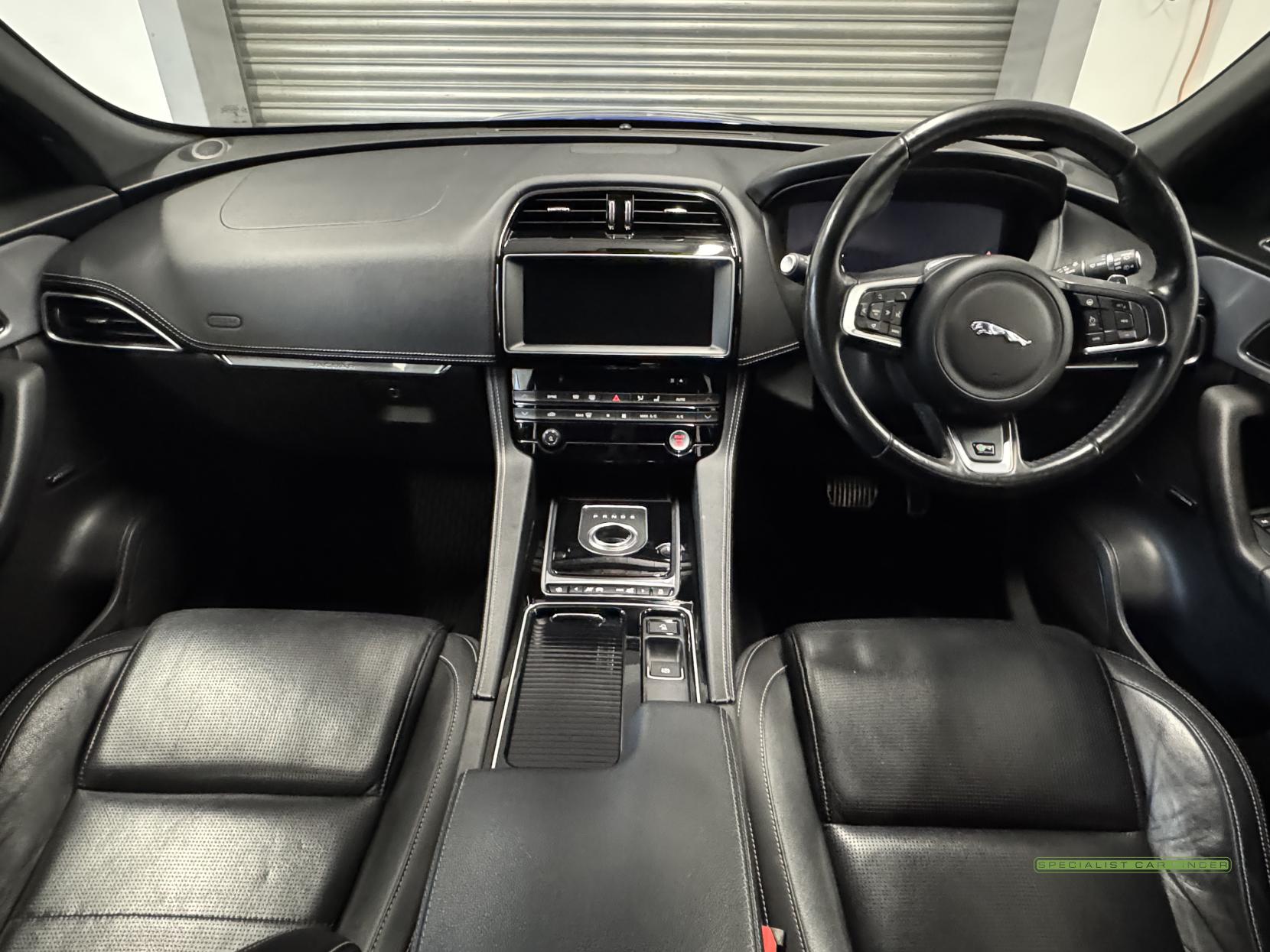 Jaguar F-PACE 2.0 D240 R-Sport SUV 5dr Diesel Auto AWD Euro 6 (s/s) (240 ps)
