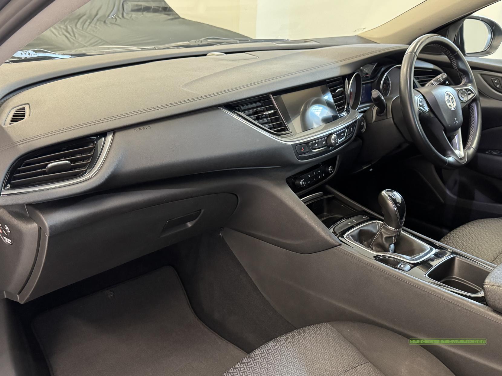 Vauxhall Insignia 1.5i Turbo ecoTEC Design Nav Grand Sport 5dr Petrol Manual Euro 6 (s/s) (140 ps)