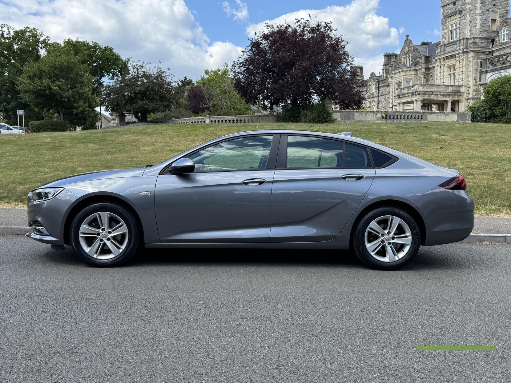 Vauxhall Insignia 1.5i Turbo ecoTEC Design Nav Grand Sport 5dr Petrol Manual Euro 6 (s/s) (140 ps)