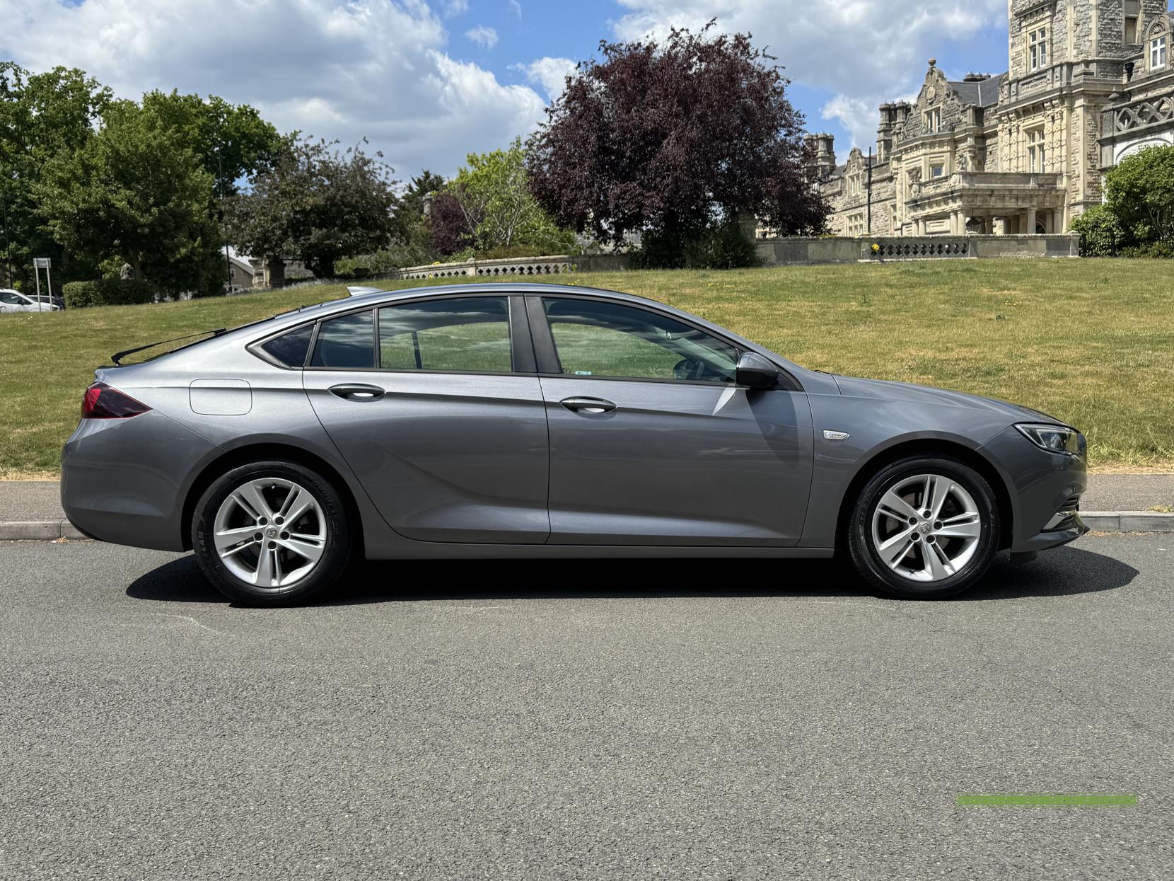 Vauxhall Insignia 1.5i Turbo ecoTEC Design Nav Grand Sport 5dr Petrol Manual Euro 6 (s/s) (140 ps)