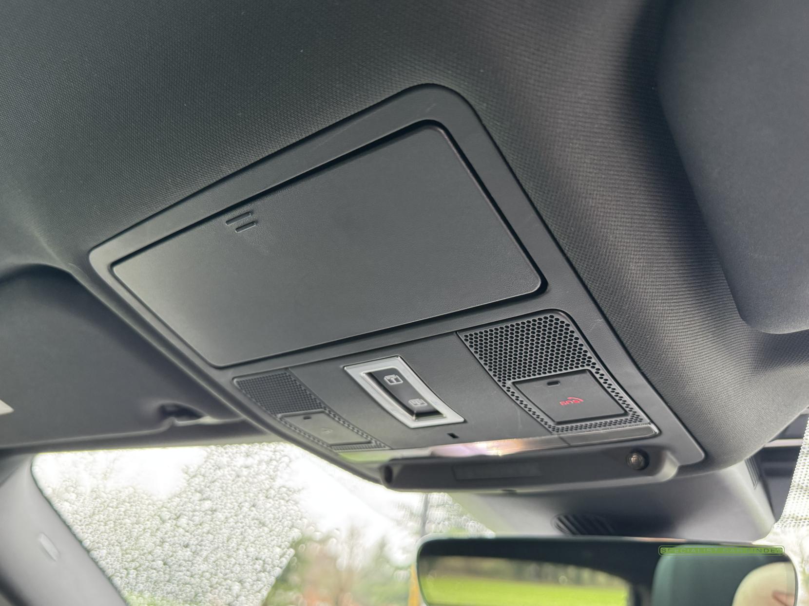 Land Rover Range Rover Evoque 2.0 P200 MHEV R-Dynamic SE SUV 5dr Petrol Auto 4WD Euro 6 (s/s) (200 ps)