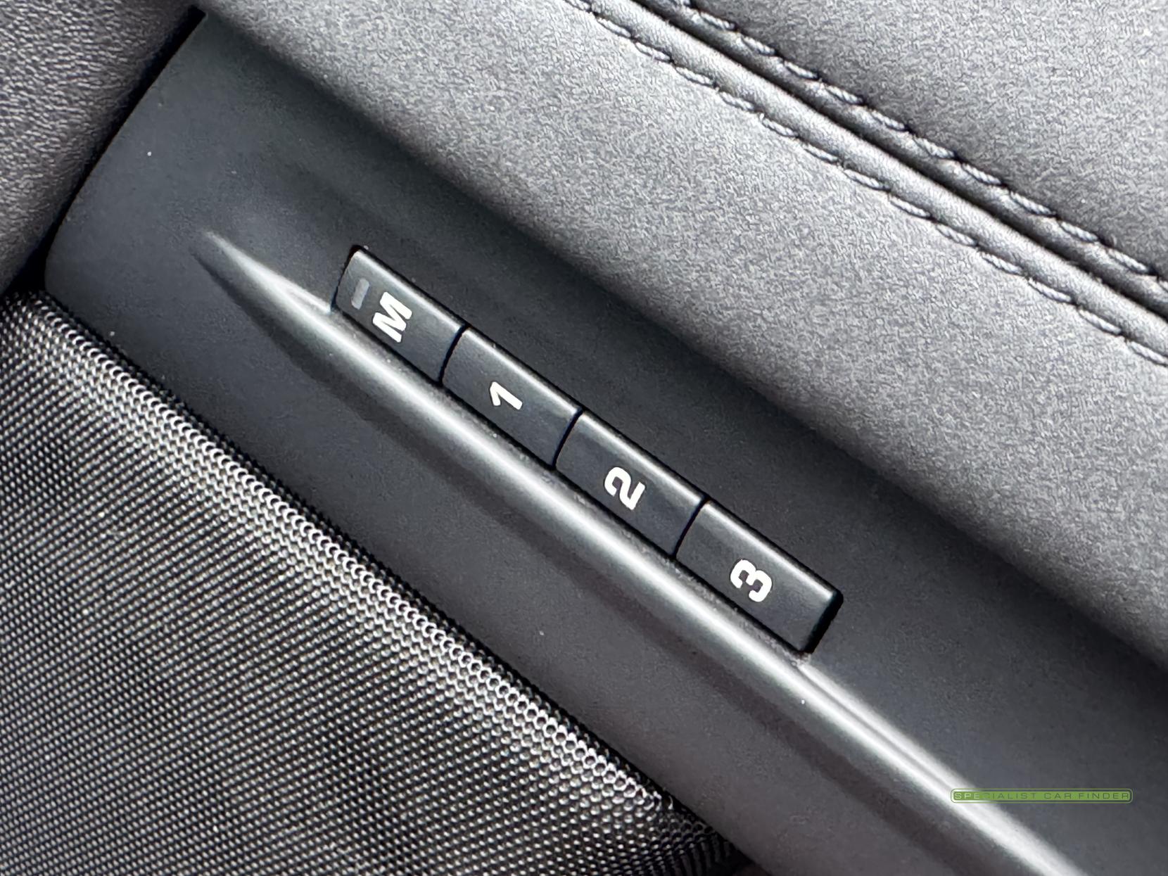 Land Rover Range Rover Evoque 2.0 P200 MHEV R-Dynamic SE SUV 5dr Petrol Auto 4WD Euro 6 (s/s) (200 ps)