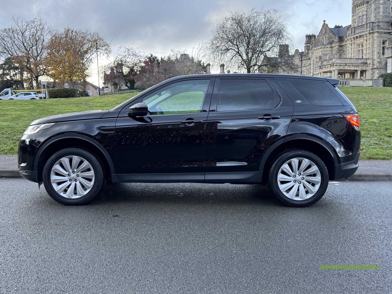 Land Rover Discovery Sport 2.0 D180 MHEV SE SUV 5dr Diesel Auto 4WD Euro 6 (s/s) (180 ps)