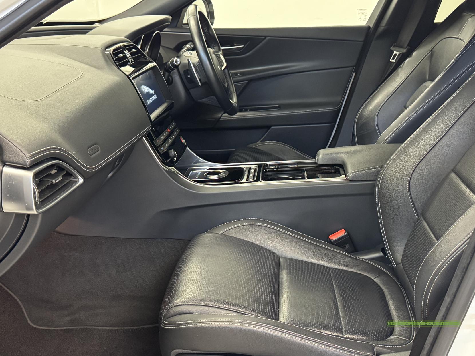 Jaguar XE 2.0i GPF R-Sport Saloon 4dr Petrol Auto Euro 6 (s/s) (250 ps)