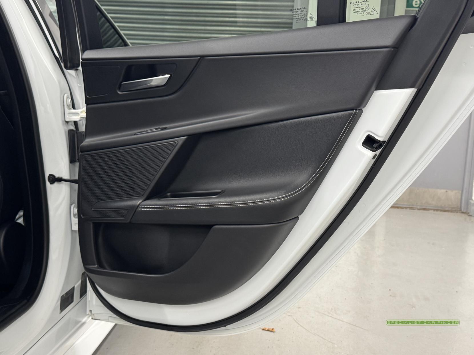 Jaguar XE 2.0i GPF R-Sport Saloon 4dr Petrol Auto Euro 6 (s/s) (250 ps)