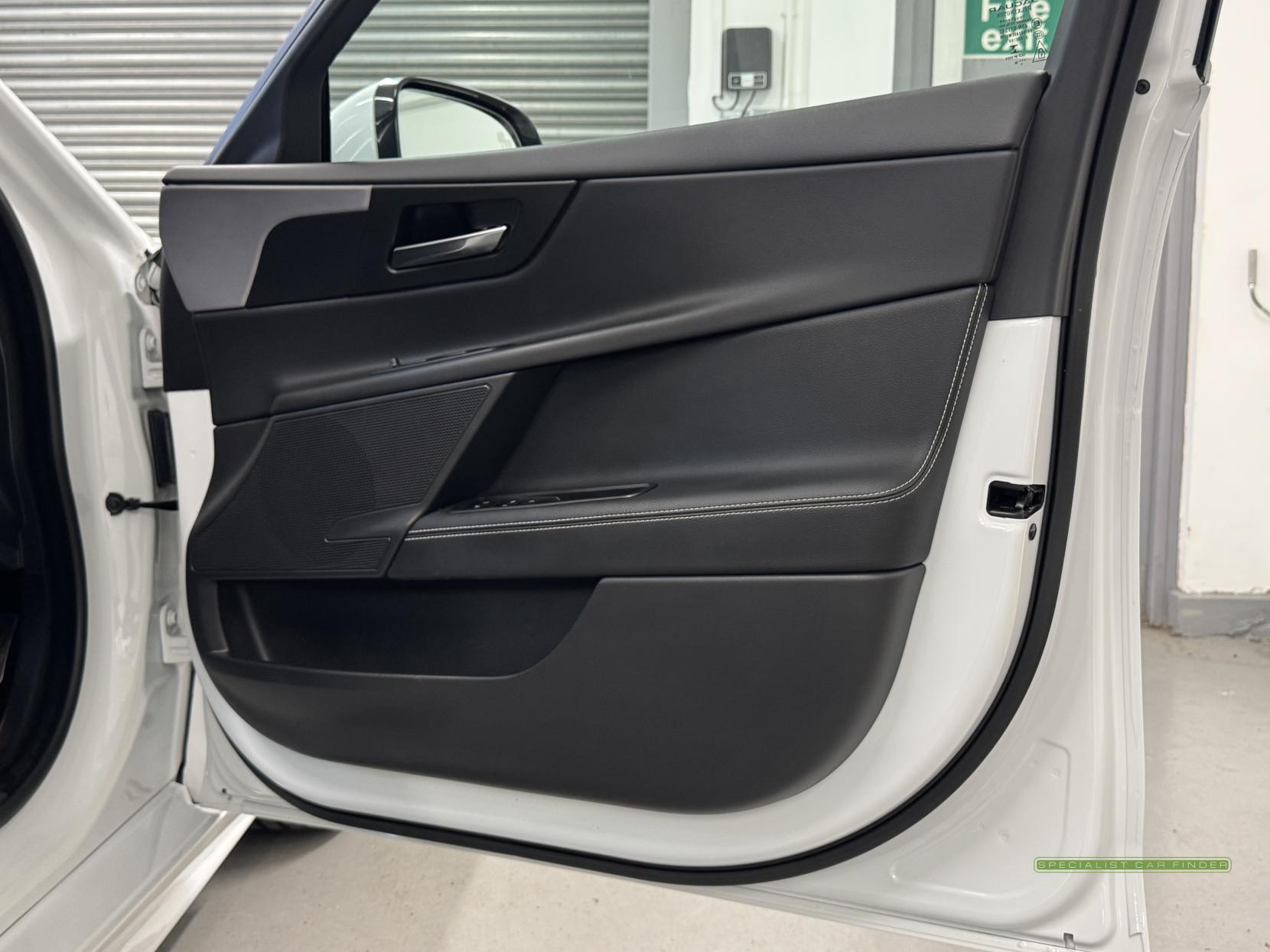 Jaguar XE 2.0i GPF R-Sport Saloon 4dr Petrol Auto Euro 6 (s/s) (250 ps)