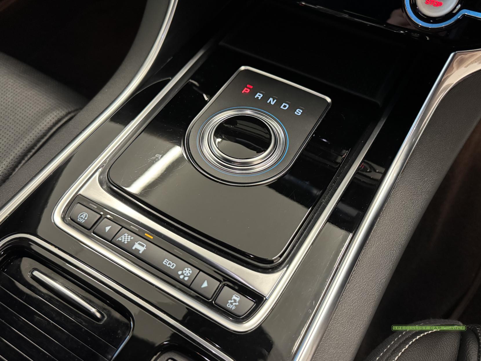 Jaguar XE 2.0i GPF R-Sport Saloon 4dr Petrol Auto Euro 6 (s/s) (250 ps)