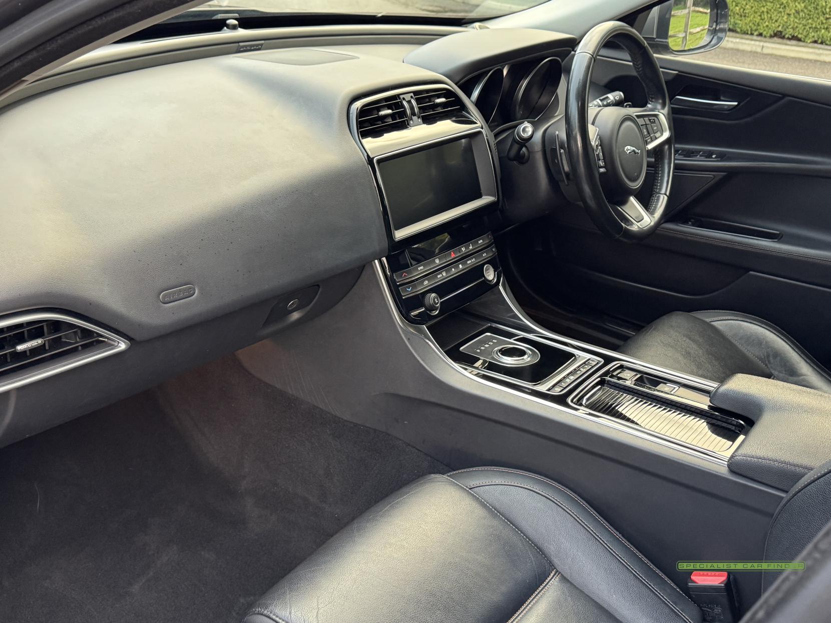 Jaguar XE 2.0i GPF Prestige Saloon 4dr Petrol Auto Euro 6 (s/s) (200 ps)
