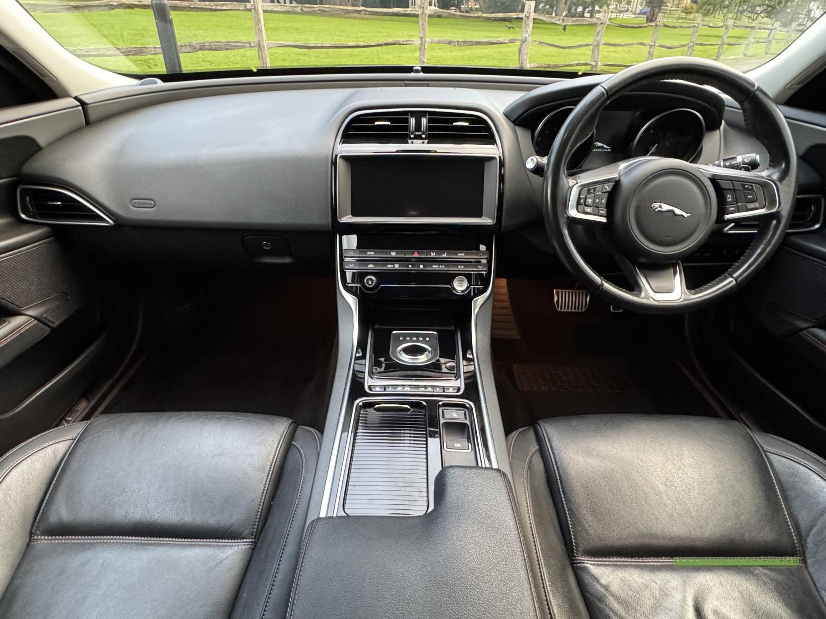 Jaguar XE 2.0i GPF Prestige Saloon 4dr Petrol Auto Euro 6 (s/s) (200 ps)