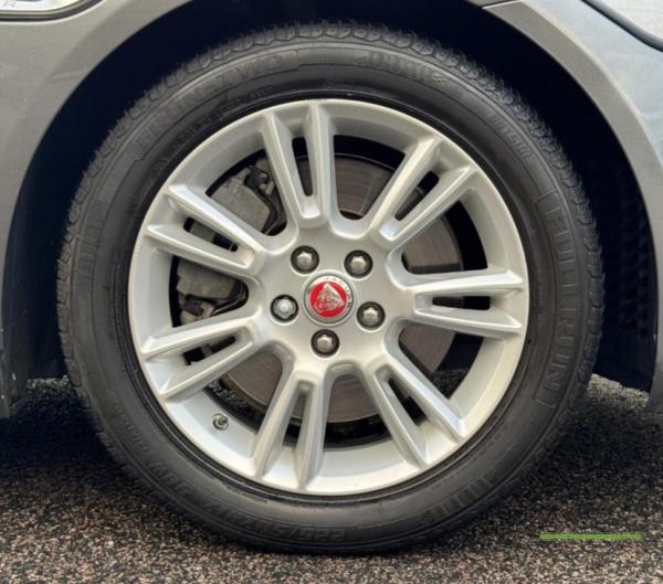 Jaguar XE 2.0i GPF Prestige Saloon 4dr Petrol Auto Euro 6 (s/s) (200 ps)