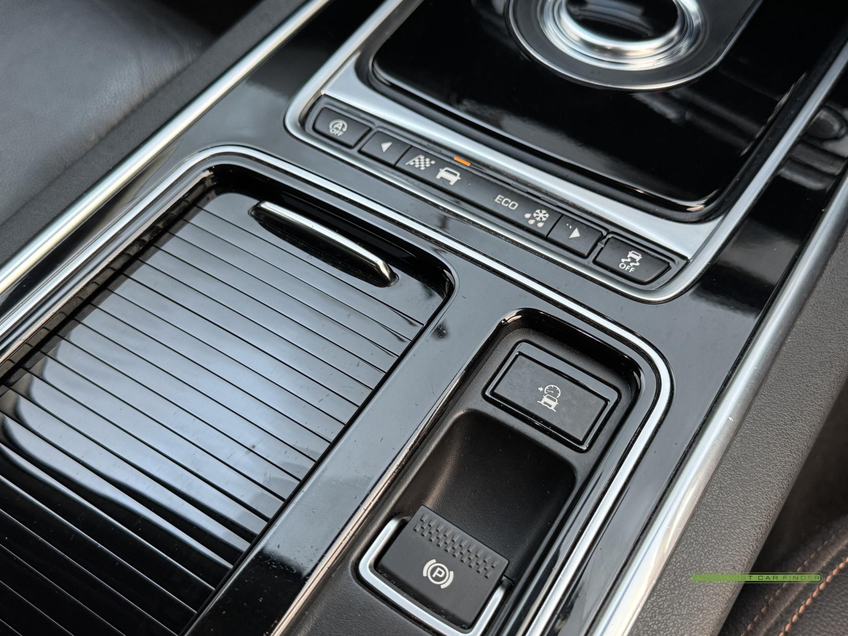 Jaguar XE 2.0i GPF Prestige Saloon 4dr Petrol Auto Euro 6 (s/s) (200 ps)