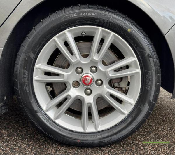 Jaguar XE 2.0i GPF Prestige Saloon 4dr Petrol Auto Euro 6 (s/s) (200 ps)