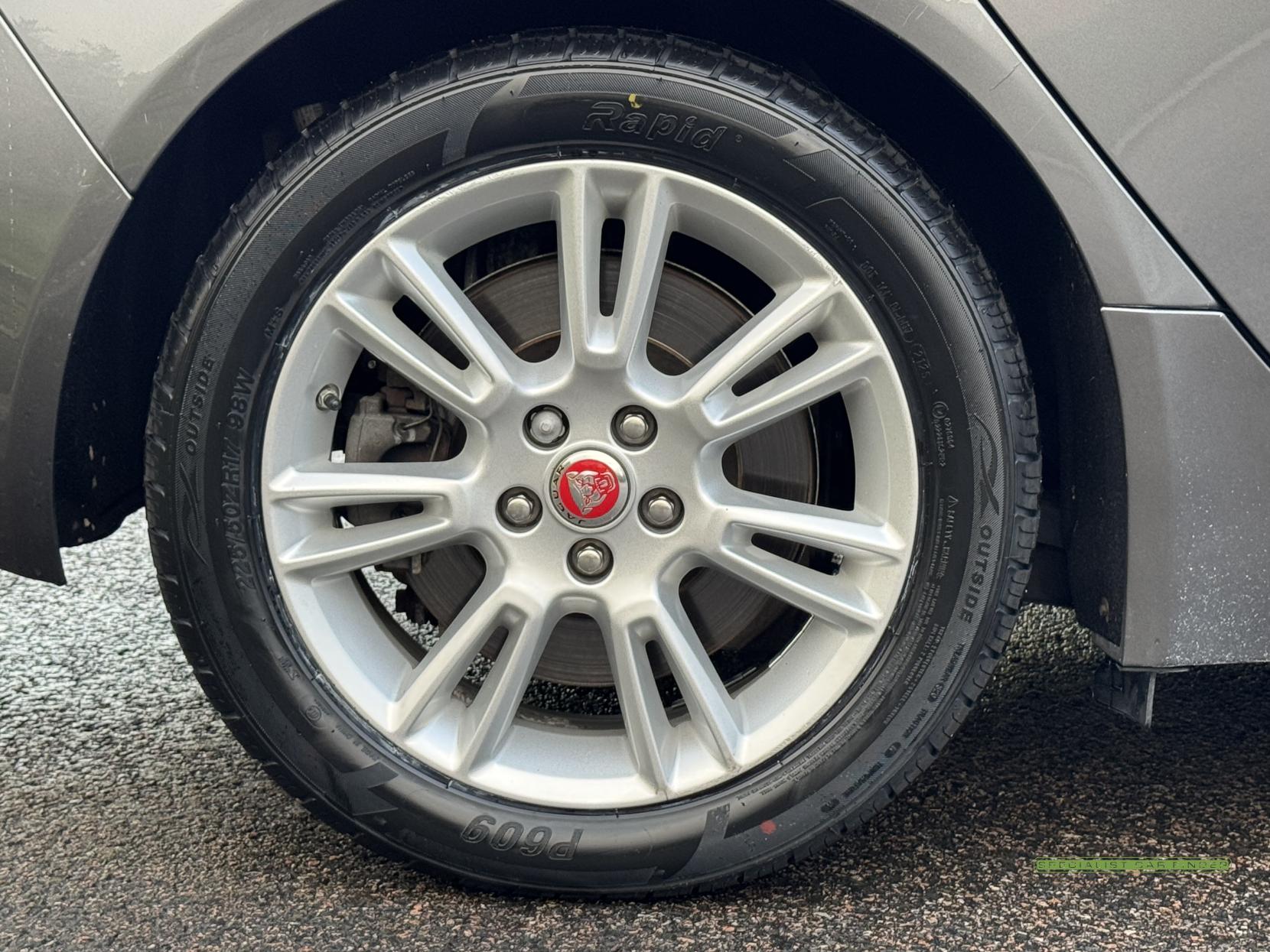 Jaguar XE 2.0i GPF Prestige Saloon 4dr Petrol Auto Euro 6 (s/s) (200 ps)