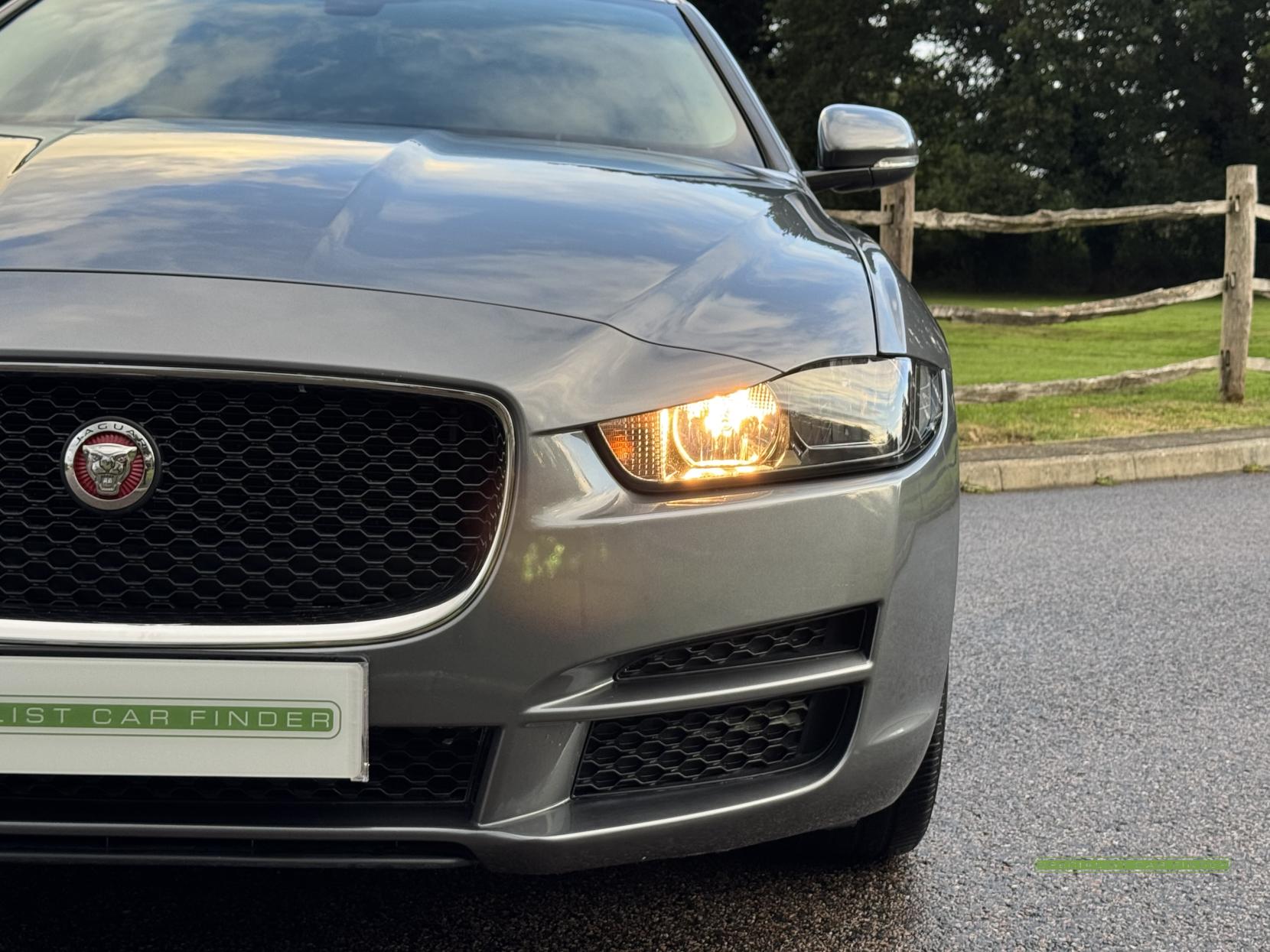 Jaguar XE 2.0i GPF Prestige Saloon 4dr Petrol Auto Euro 6 (s/s) (200 ps)