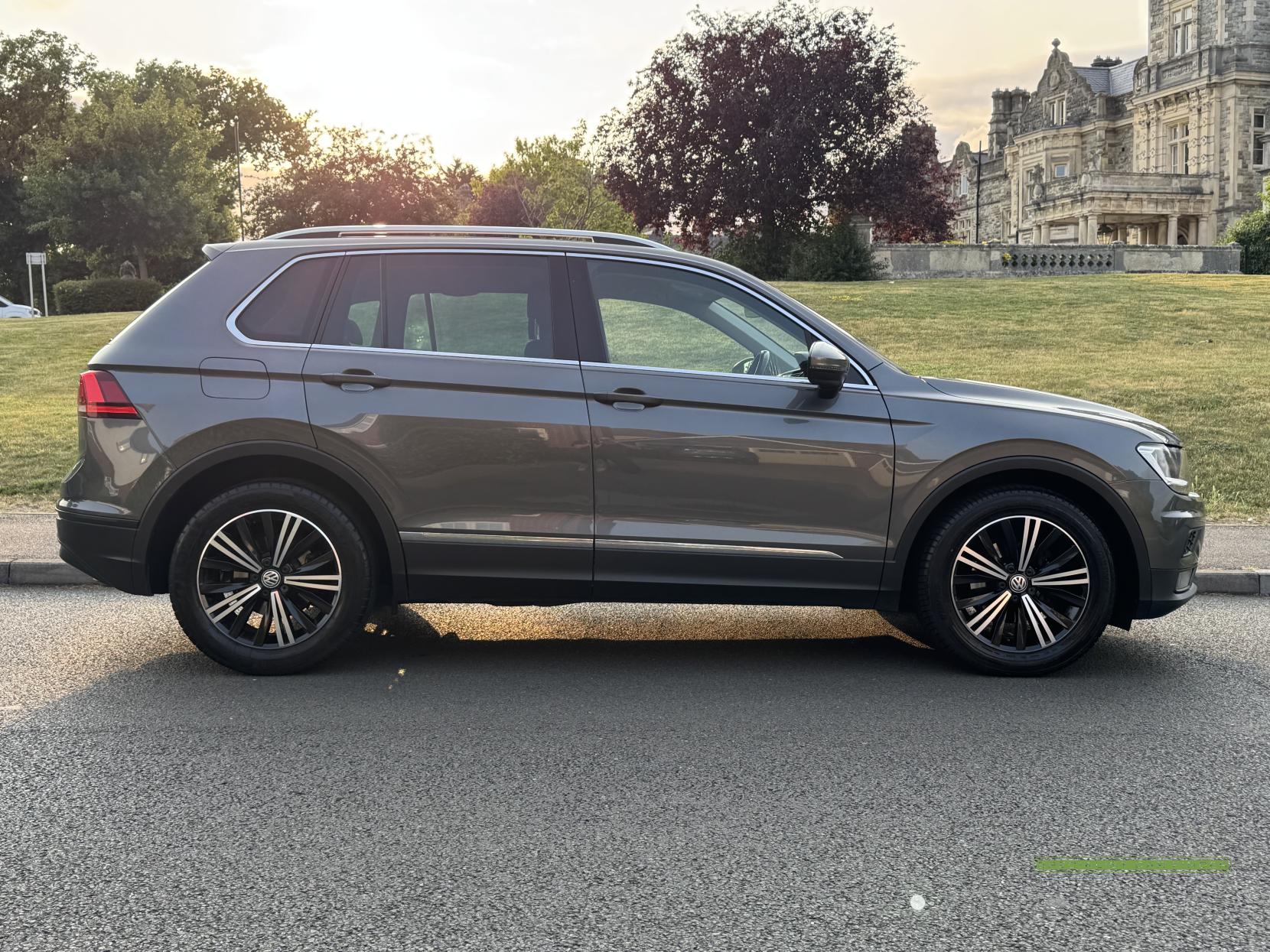 Volkswagen Tiguan 1.4 TSI SE Navigation SUV 5dr Petrol Manual Euro 6 (s/s) (125 ps)