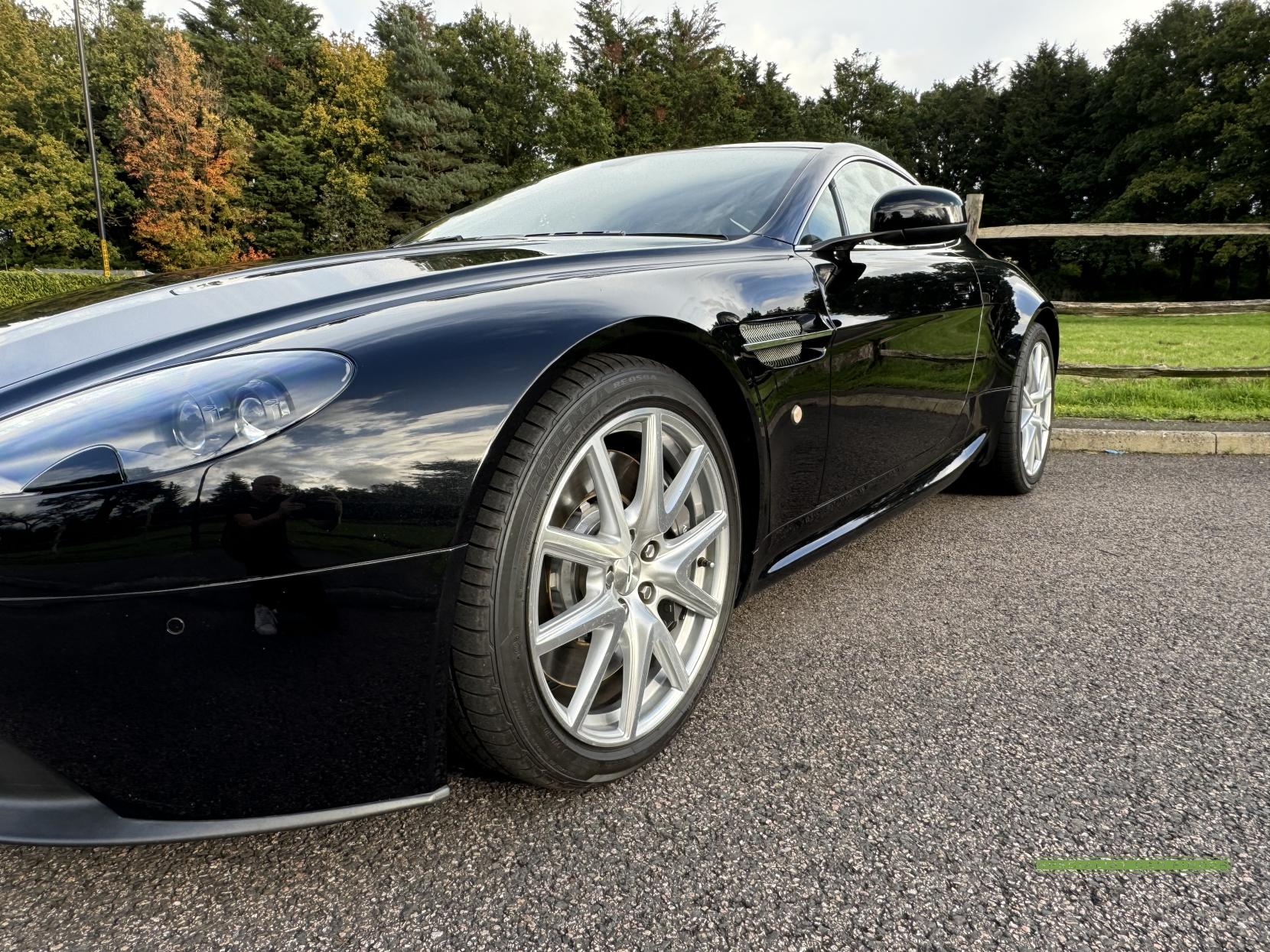 Aston Martin Vantage 4.7 V8 Coupe 2dr Petrol Sportshift II Euro 5 (420 bhp)