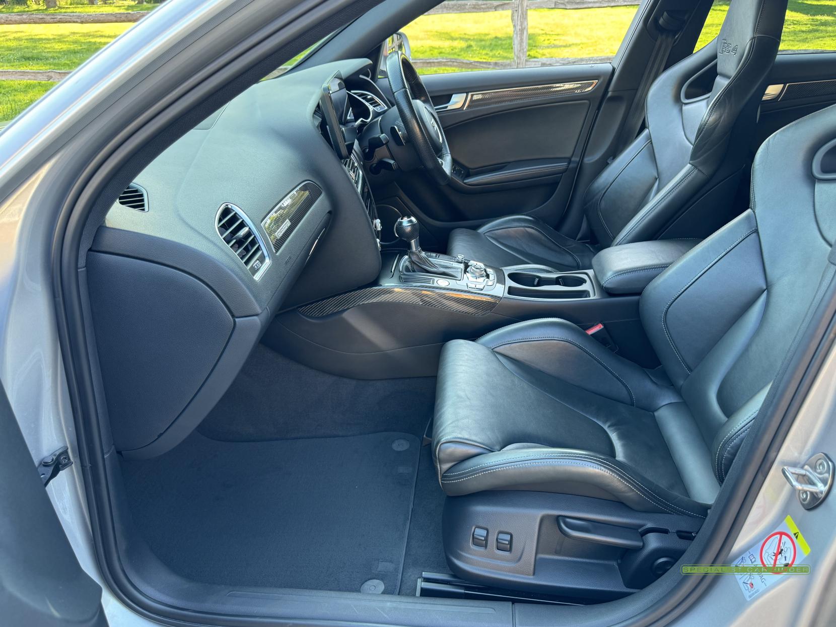 Audi RS4 Avant 4.2 FSI V8 Estate 5dr Petrol S Tronic quattro Euro 5 (450 ps)