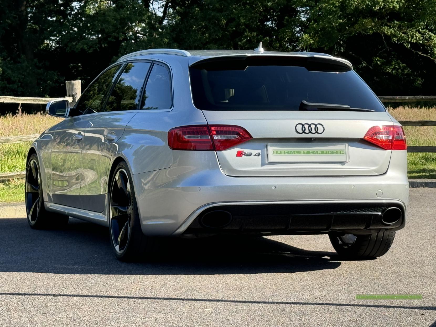 Audi RS4 Avant 4.2 FSI V8 Estate 5dr Petrol S Tronic quattro Euro 5 (450 ps)