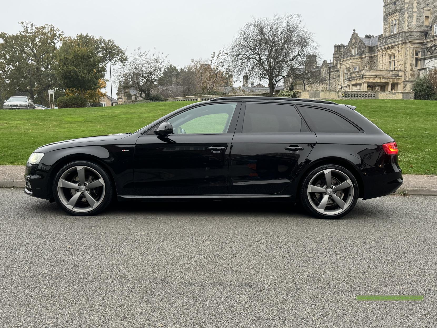 Audi A4 Avant 2.0 TDI Black Edition Estate 5dr Diesel Manual Euro 5 (s/s) (150 ps)