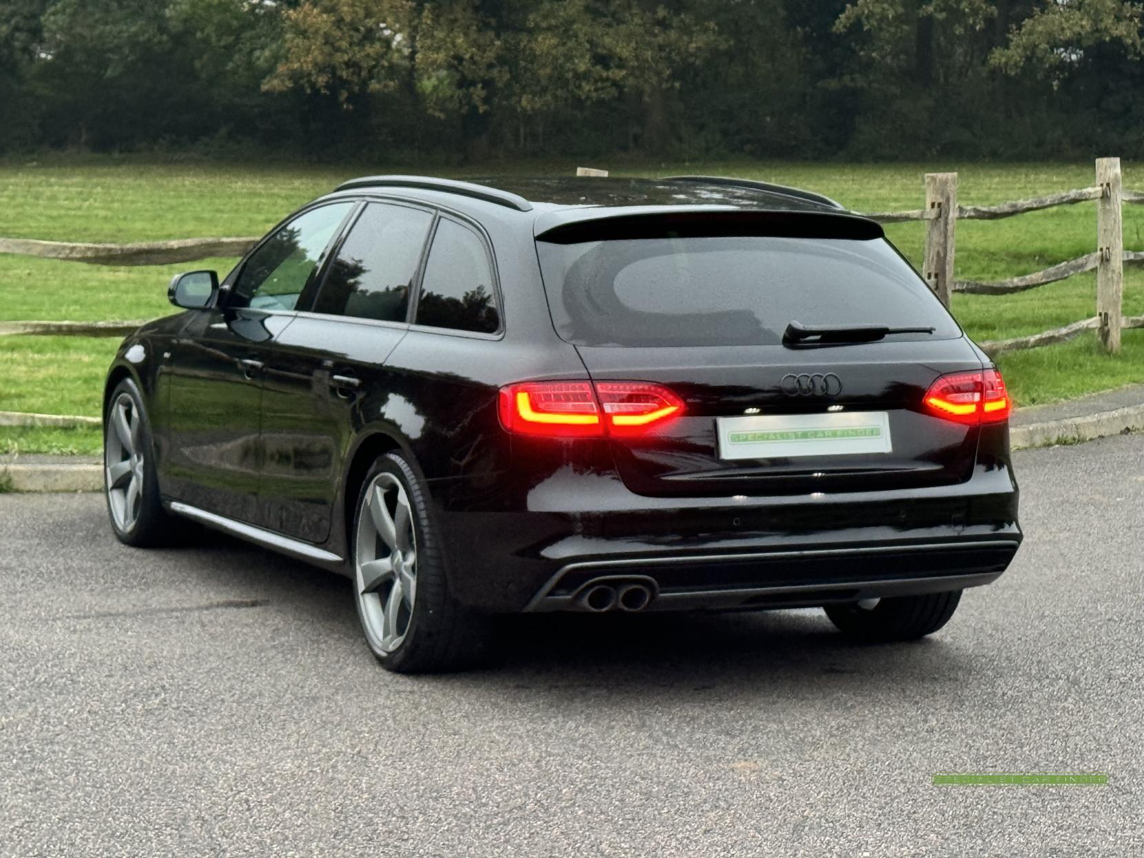 Audi A4 Avant 2.0 TDI Black Edition Estate 5dr Diesel Manual Euro 5 (s/s) (150 ps)