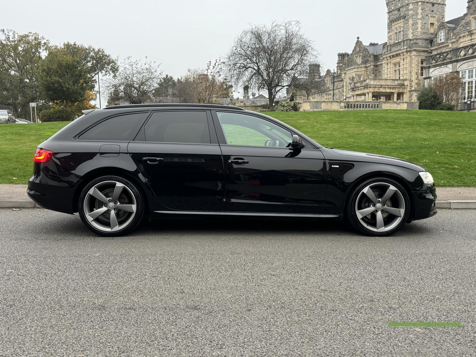 Audi A4 Avant 2.0 TDI Black Edition Estate 5dr Diesel Manual Euro 5 (s/s) (150 ps)