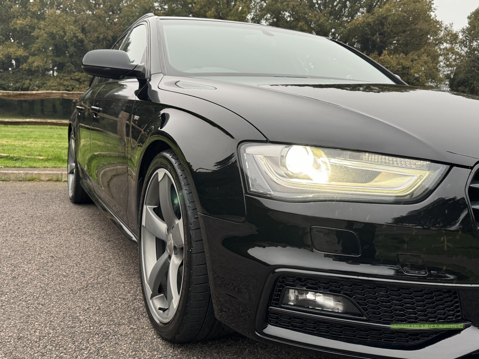 Audi A4 Avant 2.0 TDI Black Edition Estate 5dr Diesel Manual Euro 5 (s/s) (150 ps)