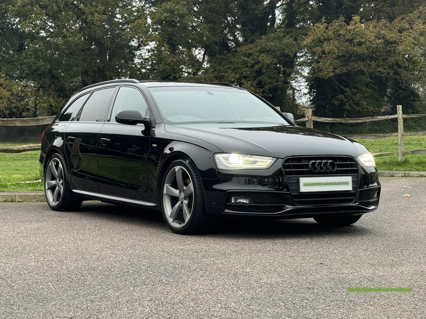 Audi A4 Avant 2.0 TDI Black Edition Estate 5dr Diesel Manual Euro 5 (s/s) (150 ps)