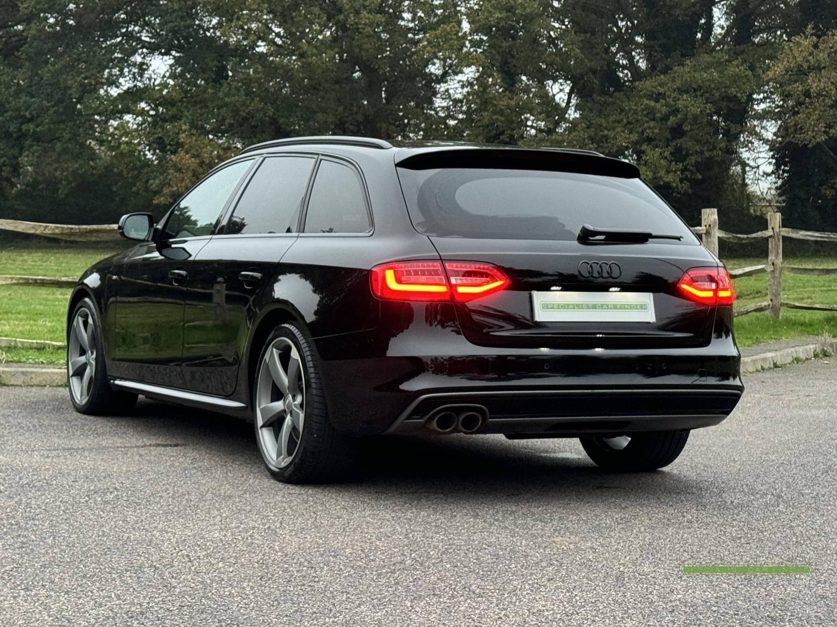 Audi A4 Avant 2.0 TDI Black Edition Estate 5dr Diesel Manual Euro 5 (s/s) (150 ps)