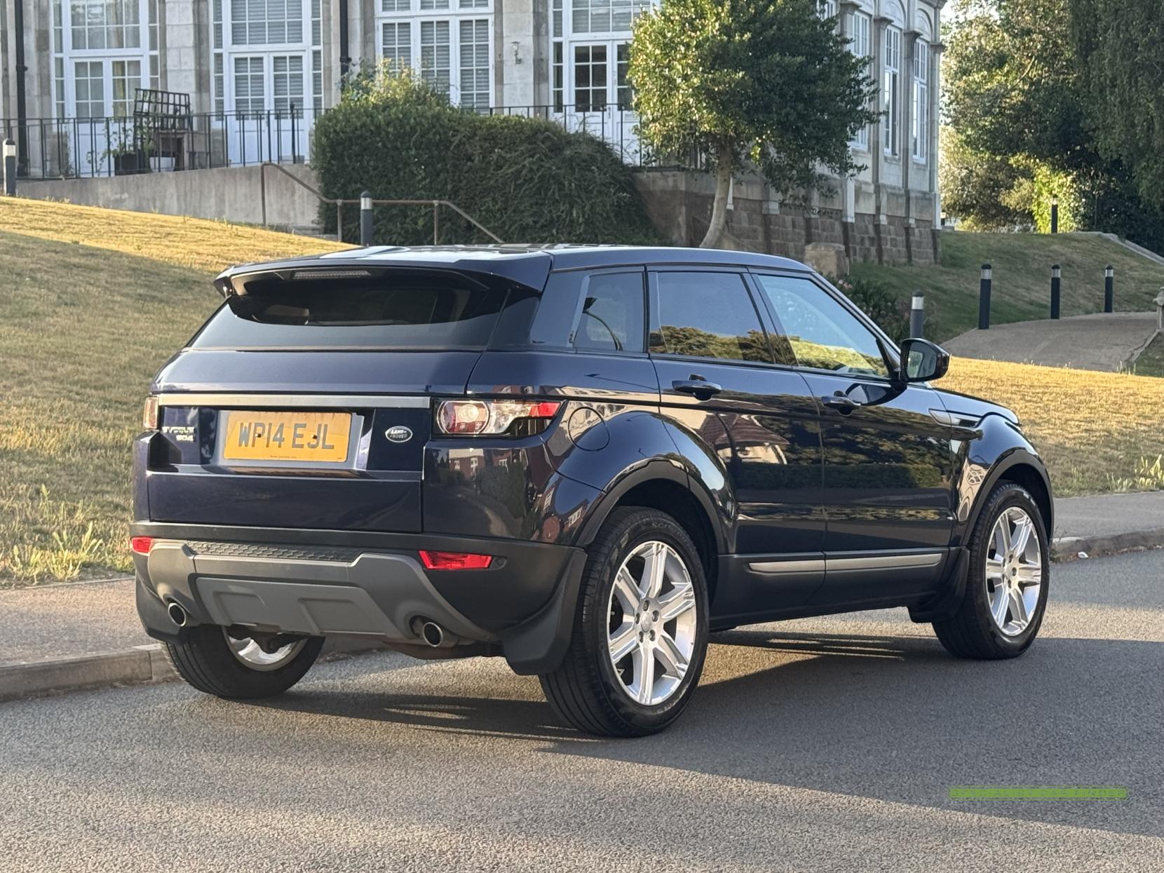 Land Rover Range Rover Evoque 2.2 SD4 Pure Tech SUV 5dr Diesel Auto 4WD Euro 5 (s/s) (190 ps)