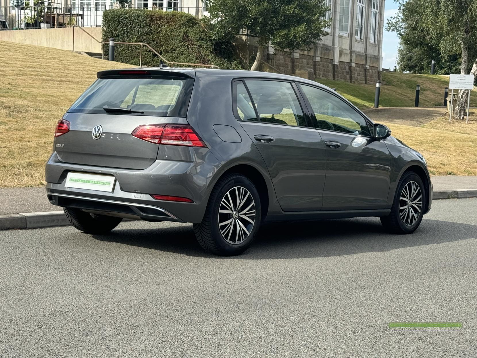 Volkswagen Golf 1.0 TSI SE Nav Hatchback 5dr Petrol DSG Euro 6 (s/s) (110 bhp)