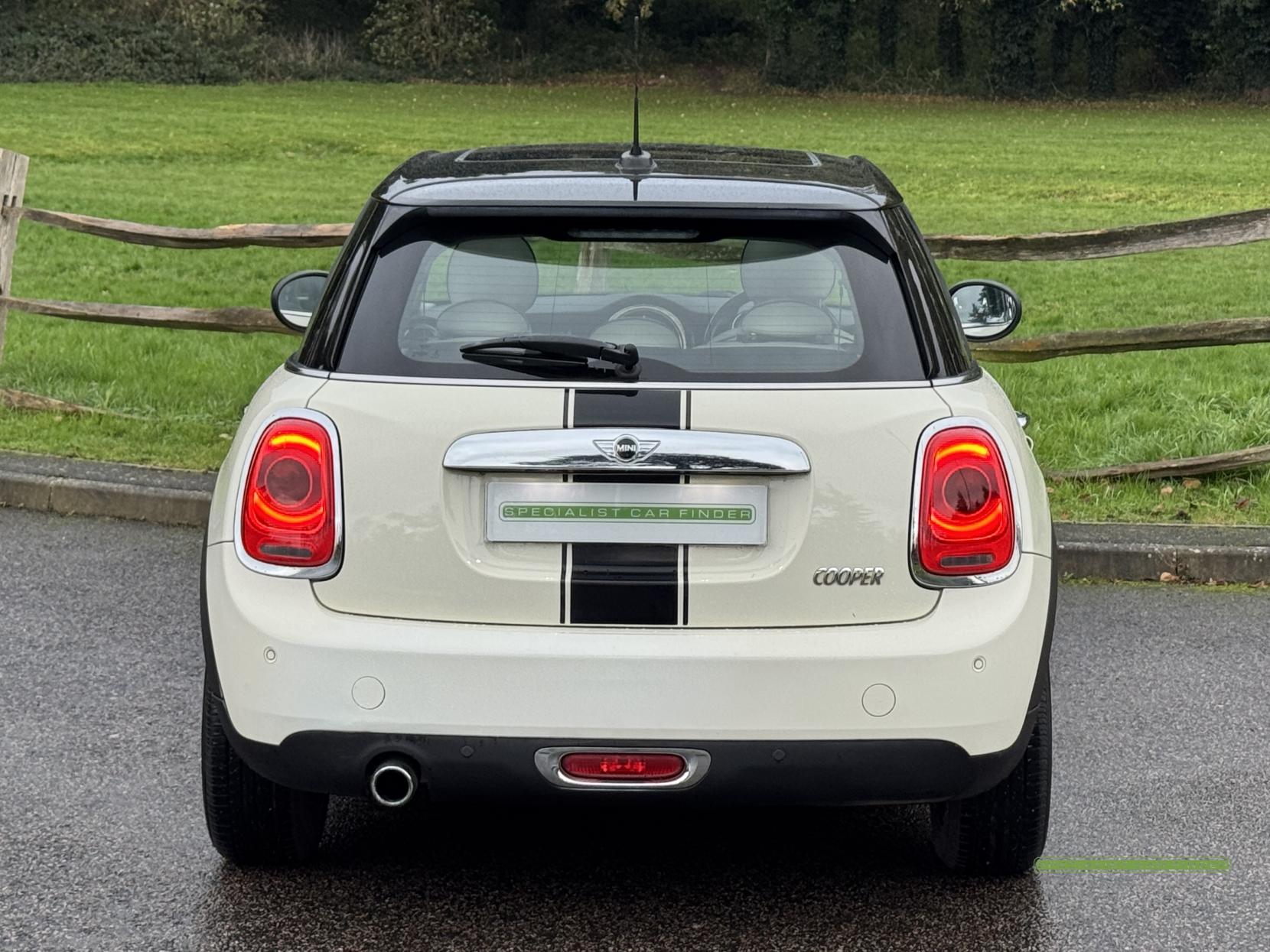 MINI Hatch 1.5 Cooper Hatchback 5dr Petrol Auto Euro 6 (s/s) (136 ps)