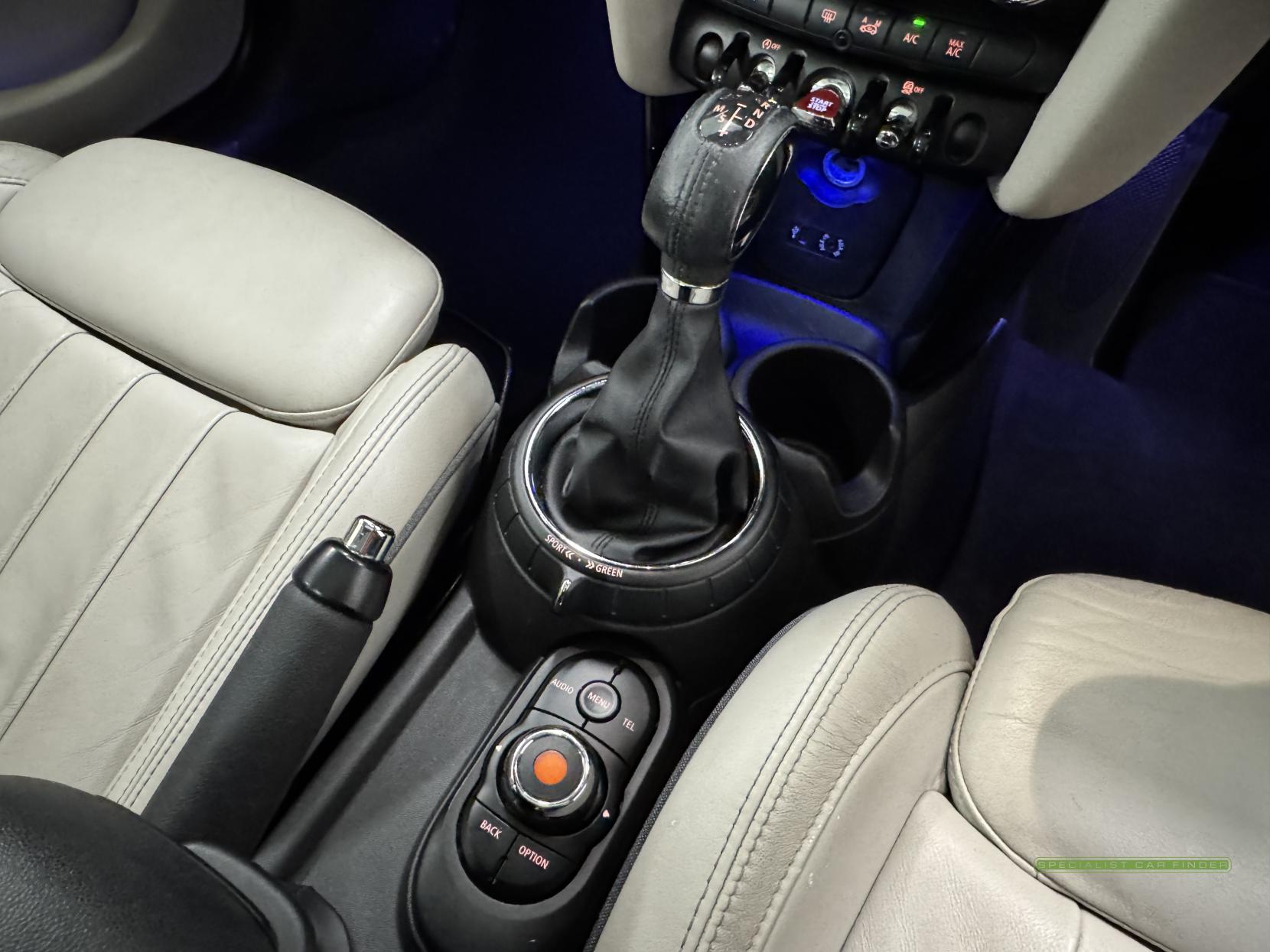 MINI Hatch 1.5 Cooper Hatchback 5dr Petrol Auto Euro 6 (s/s) (136 ps)