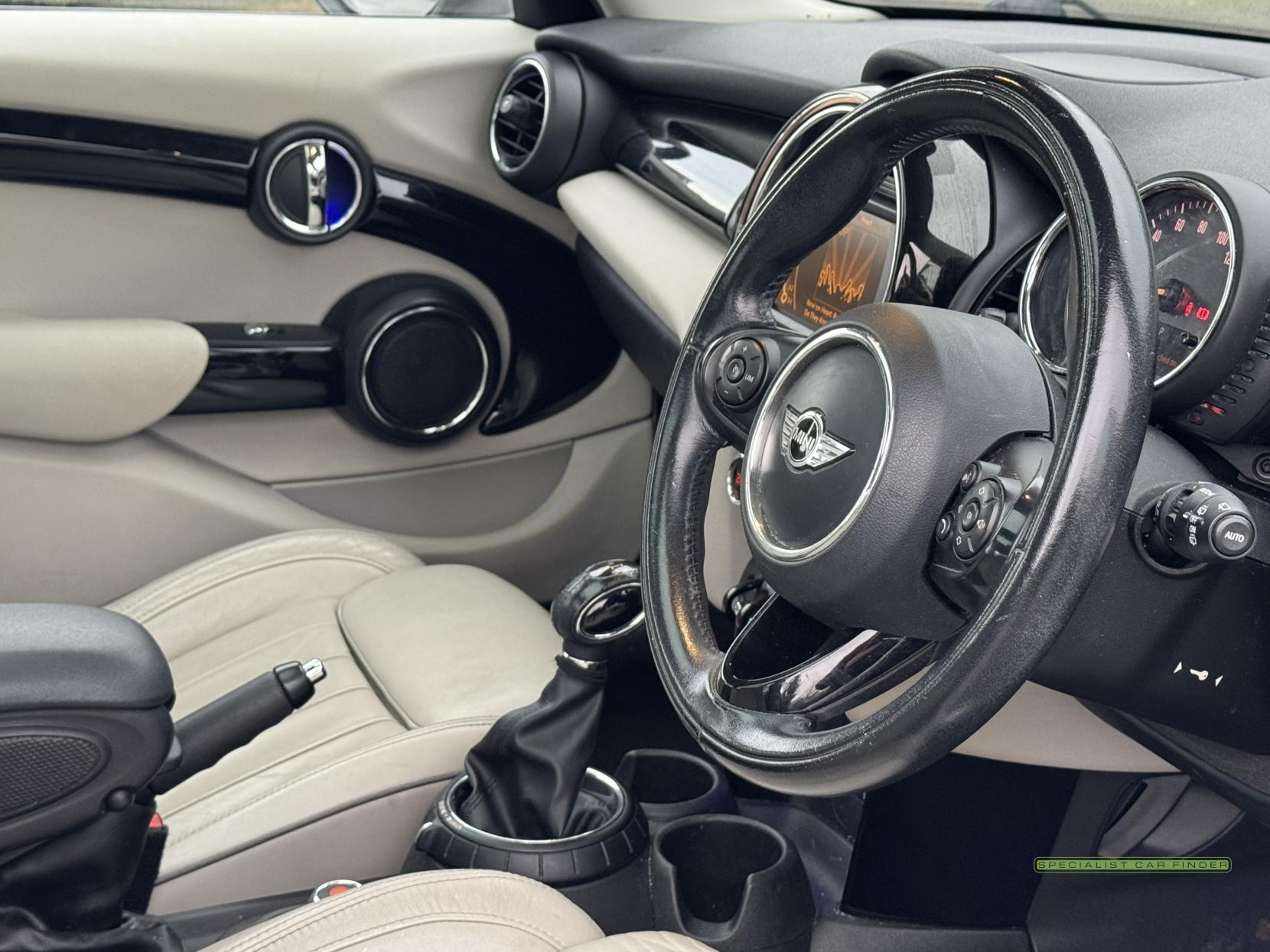 MINI Hatch 1.5 Cooper Hatchback 5dr Petrol Auto Euro 6 (s/s) (136 ps)