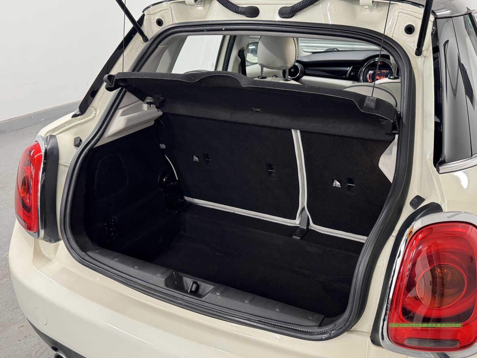 MINI Hatch 1.5 Cooper Hatchback 5dr Petrol Auto Euro 6 (s/s) (136 ps)