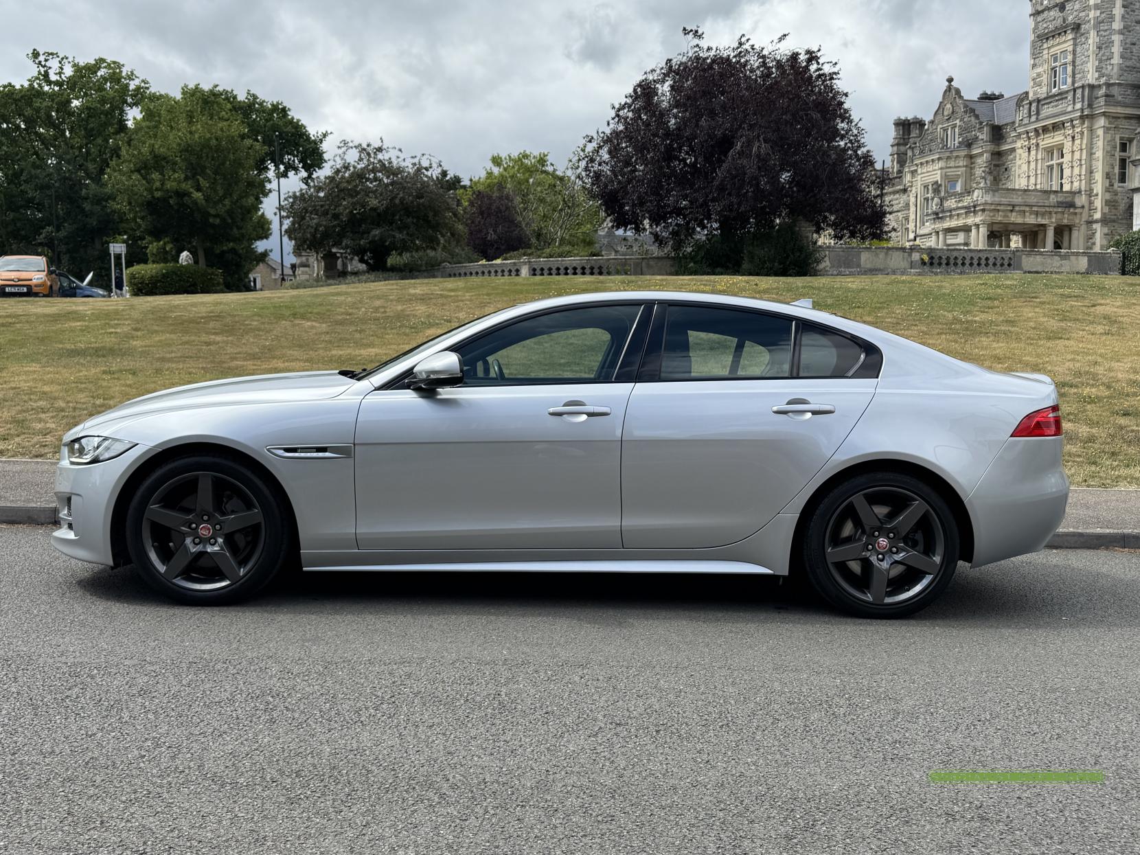 Jaguar XE 2.0 GTDi R-Sport Saloon 4dr Petrol Auto Euro 6 (s/s) (240 ps)