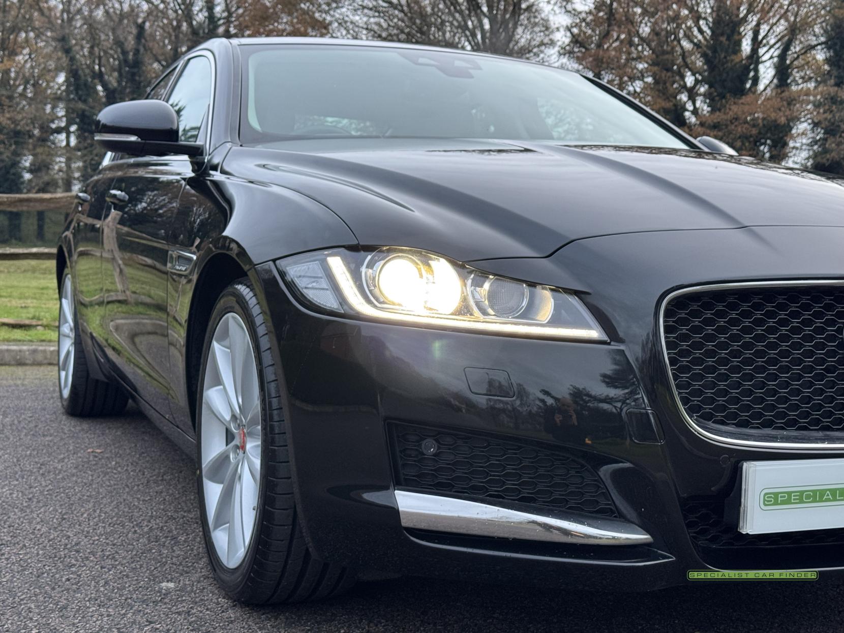 Jaguar XF 2.0d Portfolio Saloon 4dr Diesel Auto Euro 6 (s/s) (180 ps)