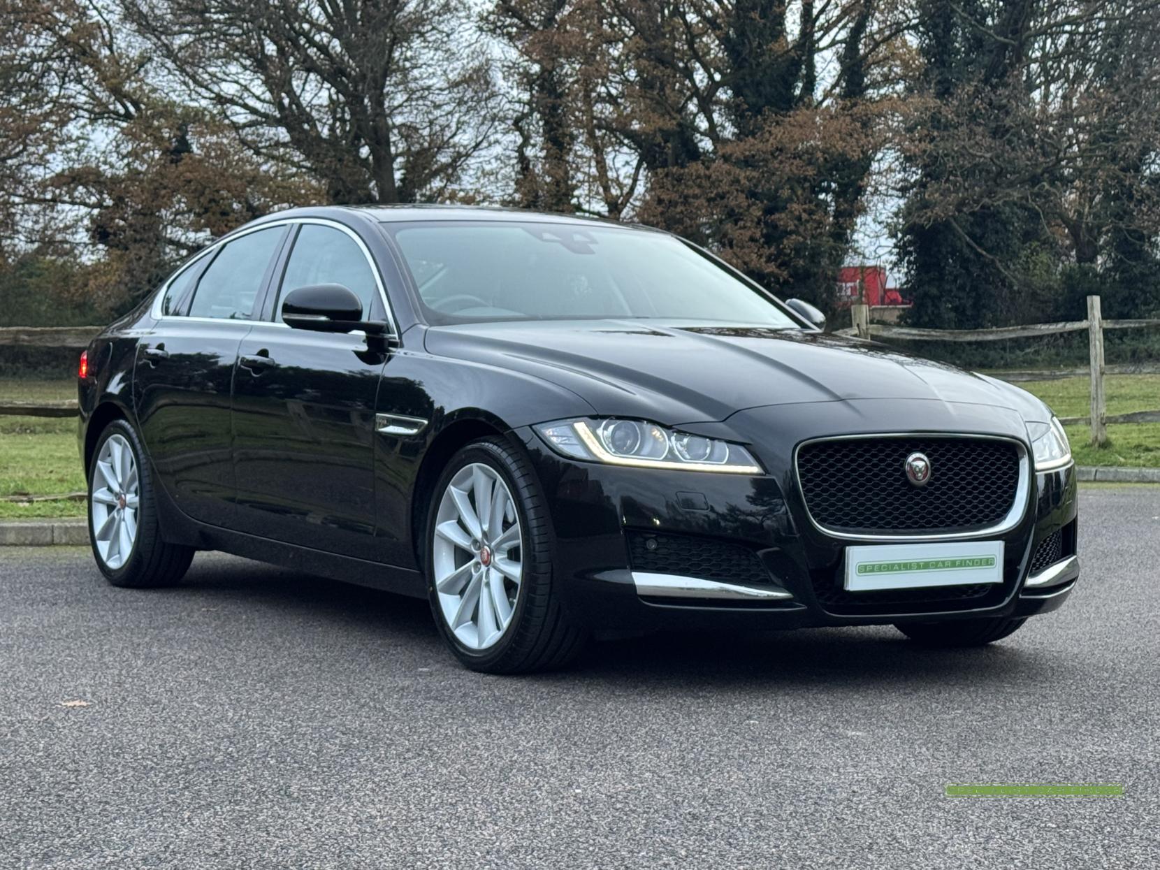 Jaguar XF 2.0d Portfolio Saloon 4dr Diesel Auto Euro 6 (s/s) (180 ps)