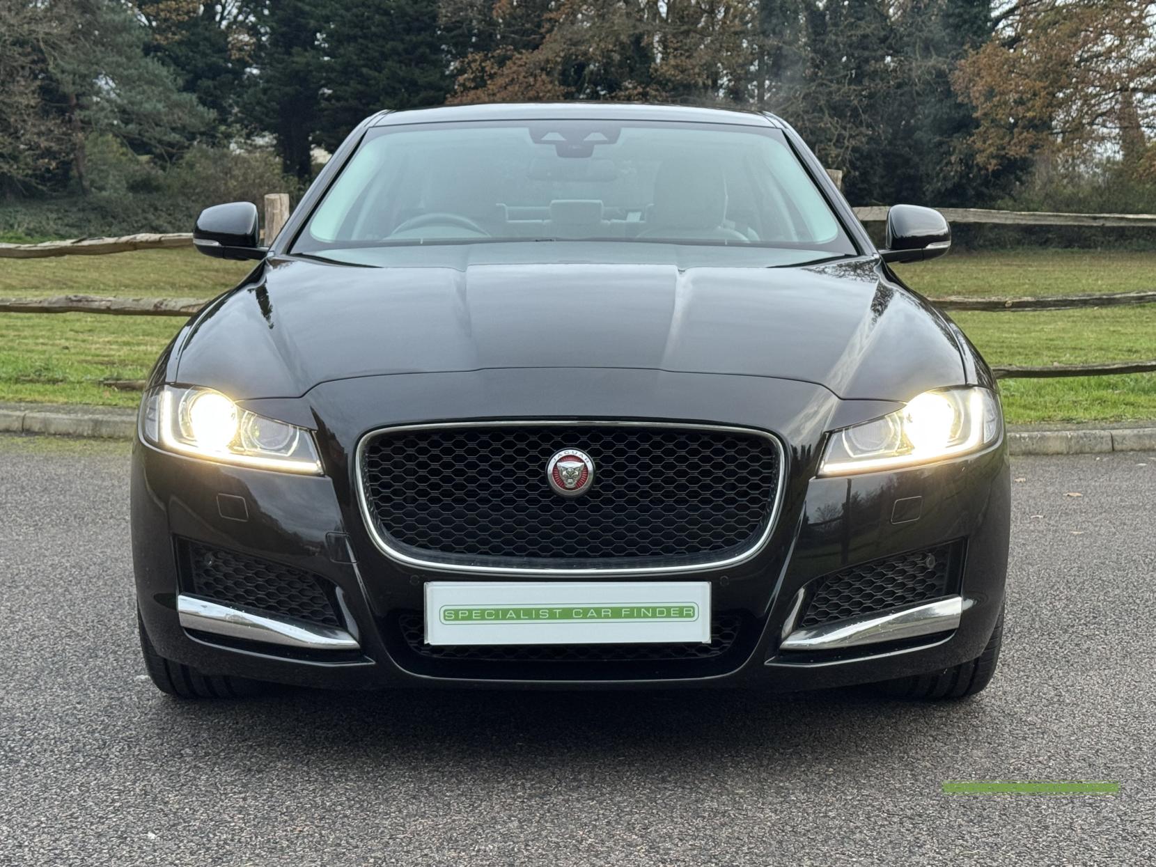 Jaguar XF 2.0d Portfolio Saloon 4dr Diesel Auto Euro 6 (s/s) (180 ps)