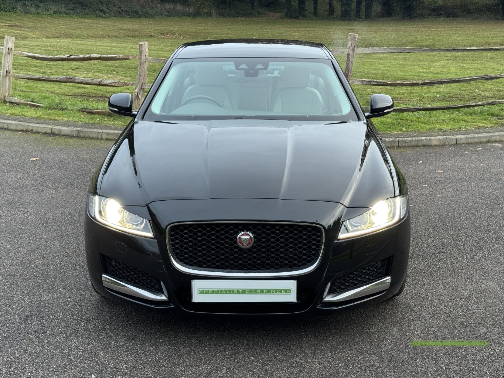 Jaguar XF 2.0d Portfolio Saloon 4dr Diesel Auto Euro 6 (s/s) (180 ps)