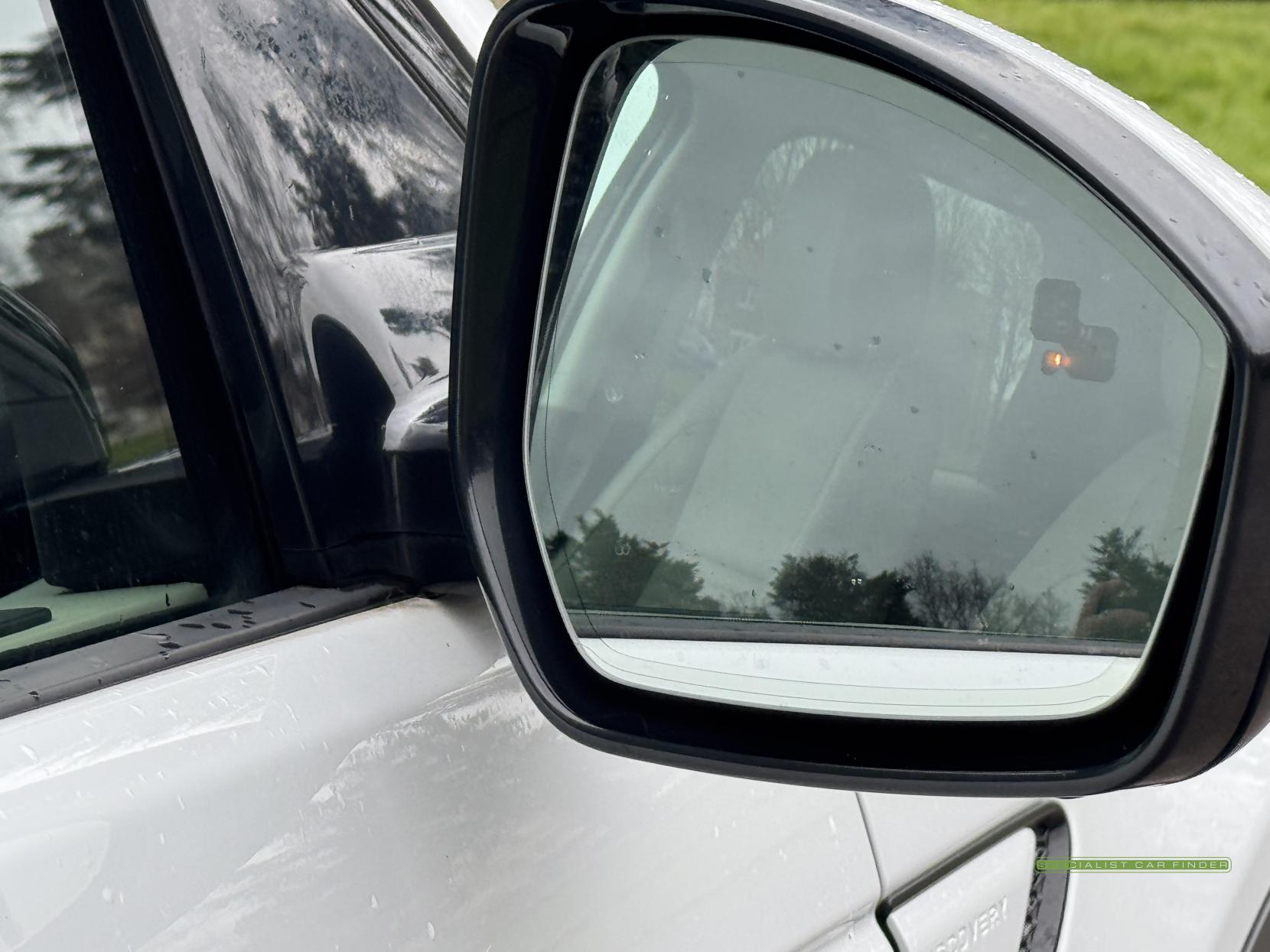 Land Rover Discovery Sport 2.0 P200 MHEV SE SUV 5dr Petrol Auto 4WD Euro 6 (s/s) (200 ps)