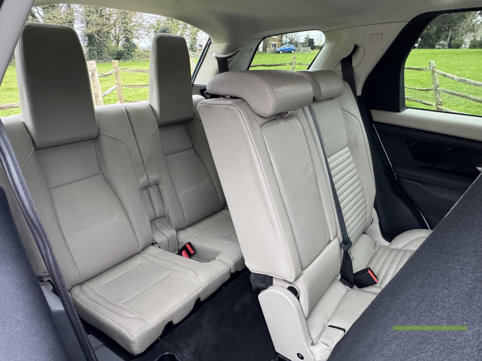 Land Rover Discovery Sport 2.0 P200 MHEV SE SUV 5dr Petrol Auto 4WD Euro 6 (s/s) (200 ps)