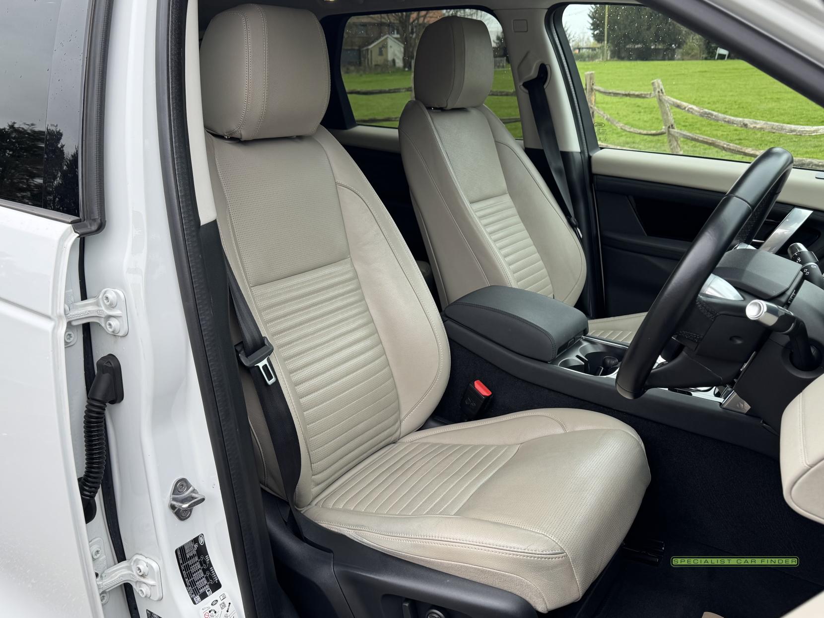 Land Rover Discovery Sport 2.0 P200 MHEV SE SUV 5dr Petrol Auto 4WD Euro 6 (s/s) (200 ps)